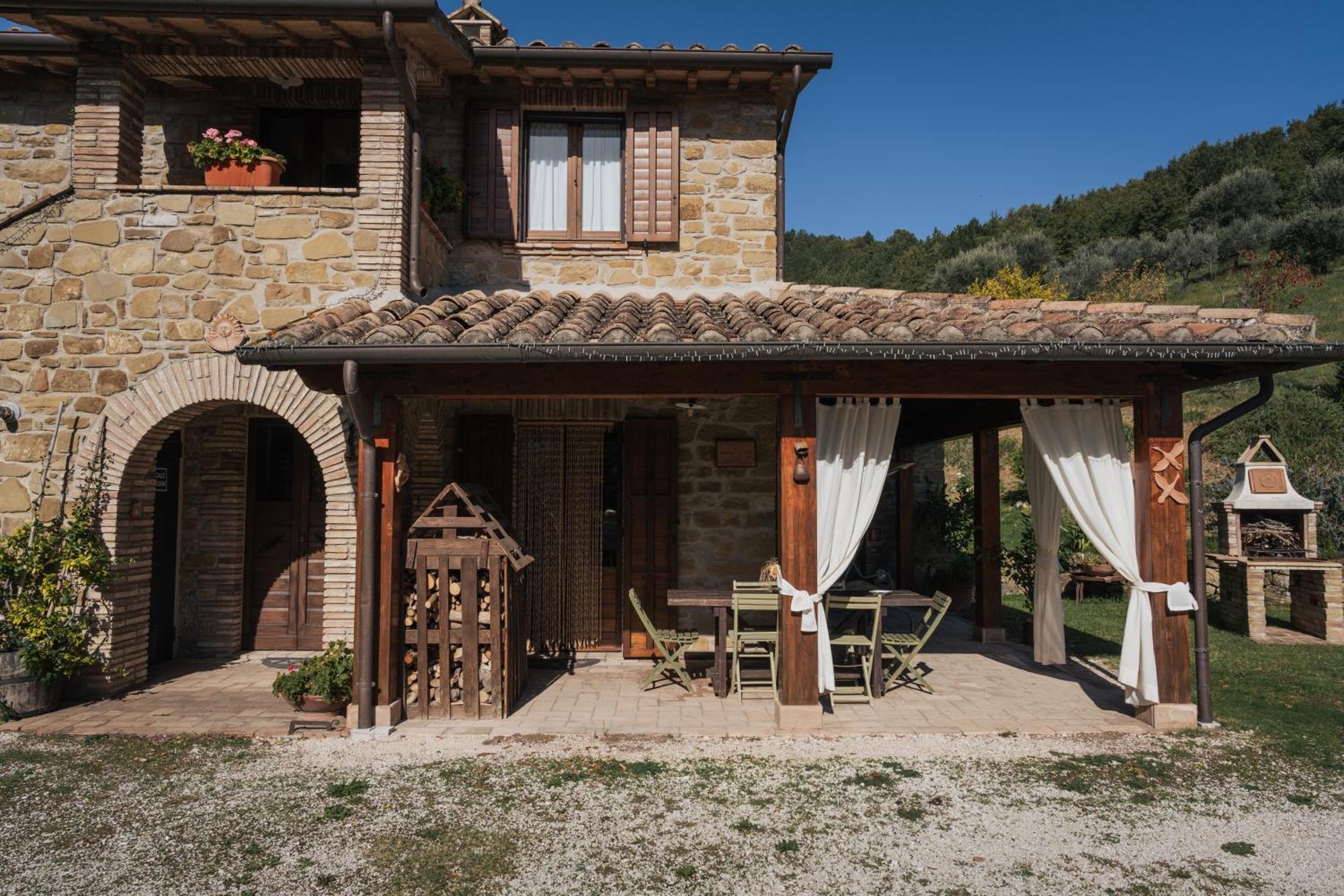 Agriturismo Casa Del Nonno Valfabbrica Exterior foto